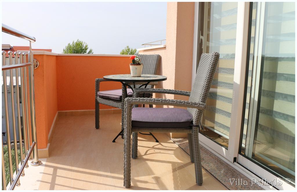 Villa Palas Apartments 2 Рогозница Экстерьер фото